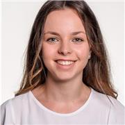 Imparto clases de apoyo escolar en base a las necesidades del alumno.